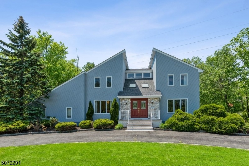 152 Walnut St, Livingston, NJ 07039 - photo 1