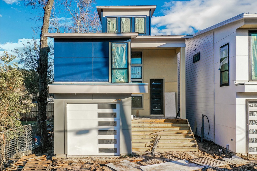 5012 Golden Forest Dr, Houston, TX 77091 - photo 1