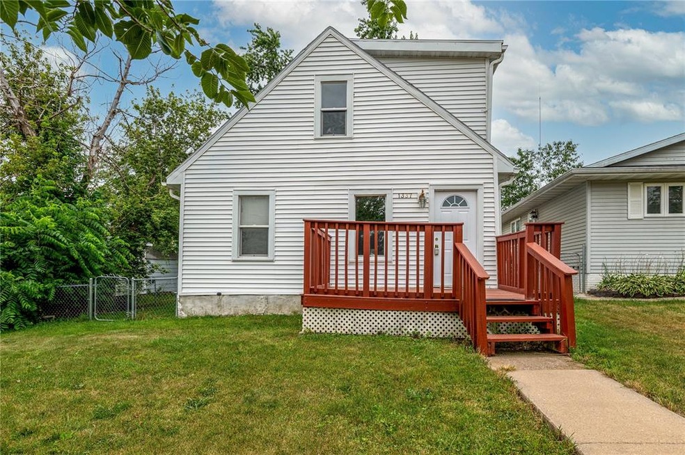 1337 21st Ave SW, Cedar Rapids, IA 52404 - photo 1