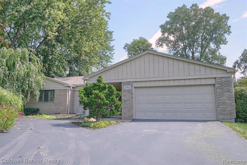 2861 Colonial Trail, Bloomfield Hills, MI 48304 - photo 1