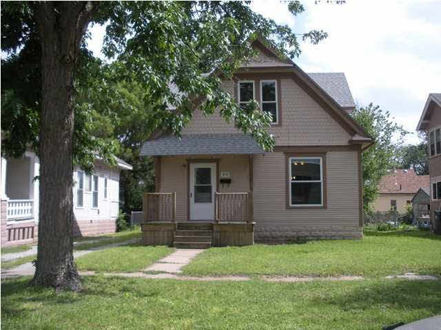 **919 W Burton** Rare find in Delano 4 bedroom, 1.
