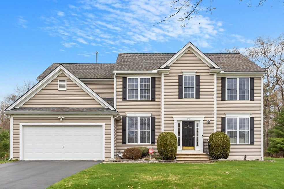 29 Pratt St, South Grafton, MA 01560 - photo 1