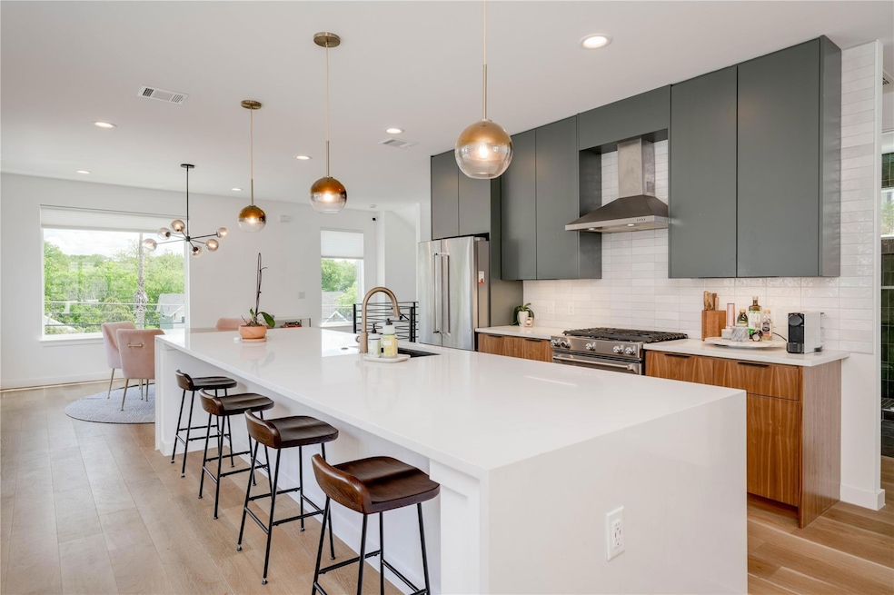 1208 Luna St unit 1, Austin, TX 78721 - photo 1