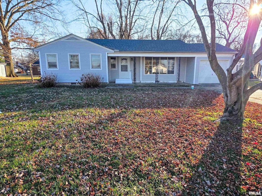 110 Hickory St, Flora, IL 62839 - photo 1