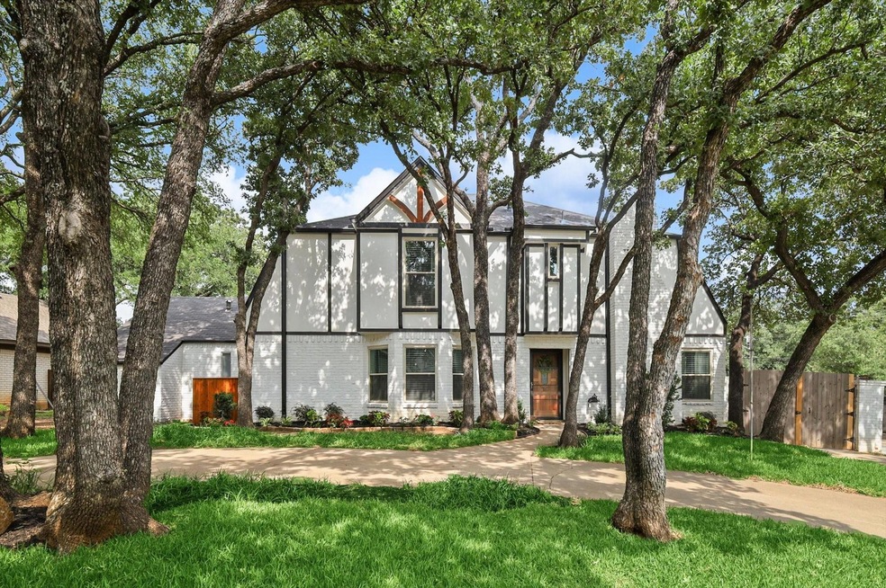 800 Chaparral Ct, Bedford, TX 76022 - photo 1