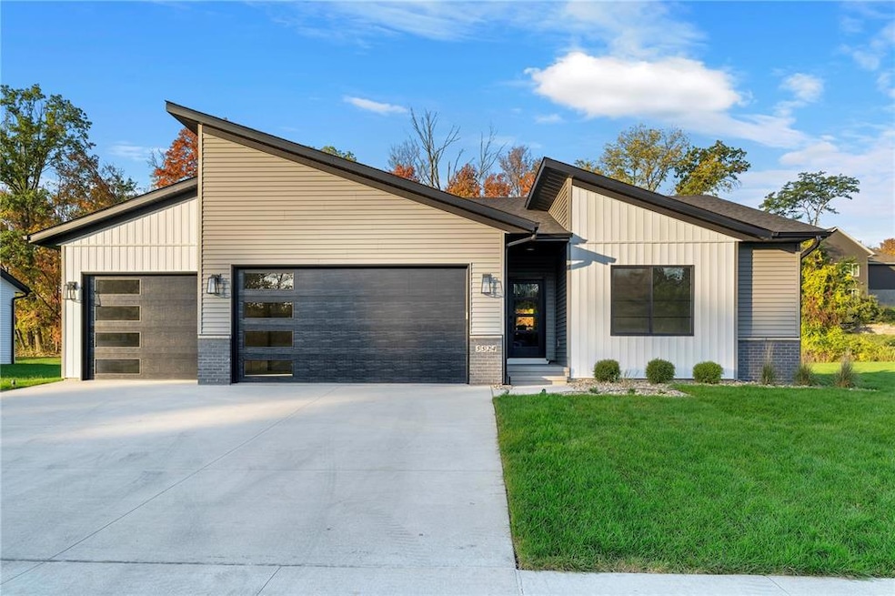 5524 Seminole Valley Trail NE, Cedar Rapids, IA 52411 - photo 1