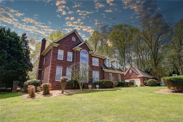 All brick Main House and detached 2nd living quart
