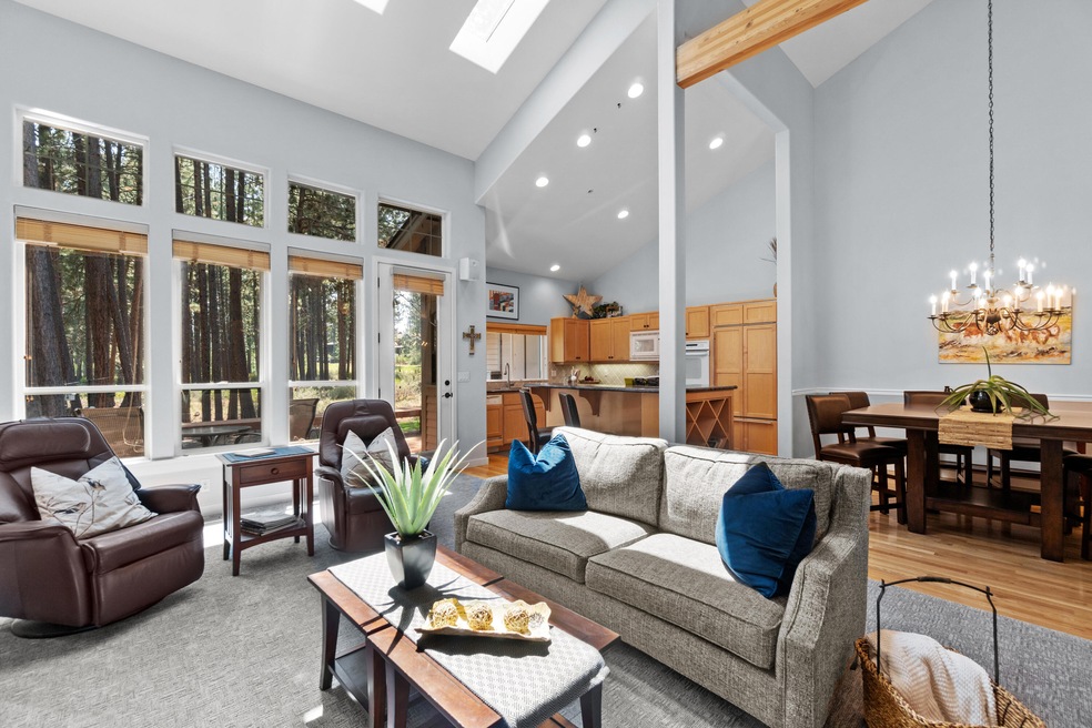Living Room to K, DR