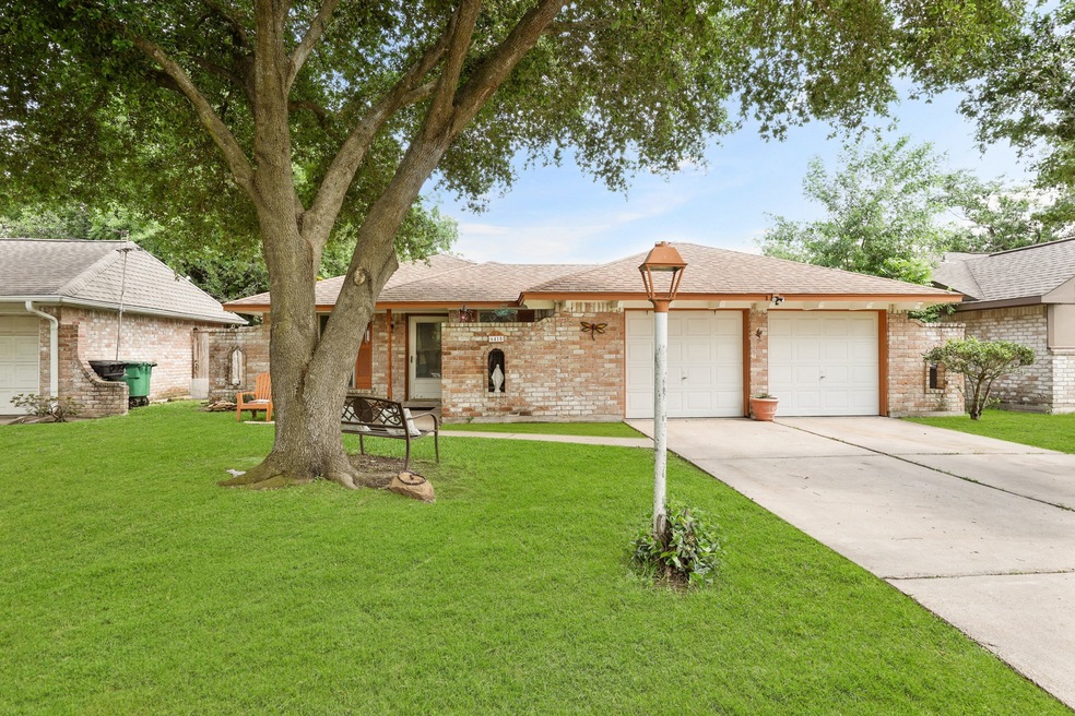 6415 Deirdre Anne Dr, Houston, TX 77088 - photo 1