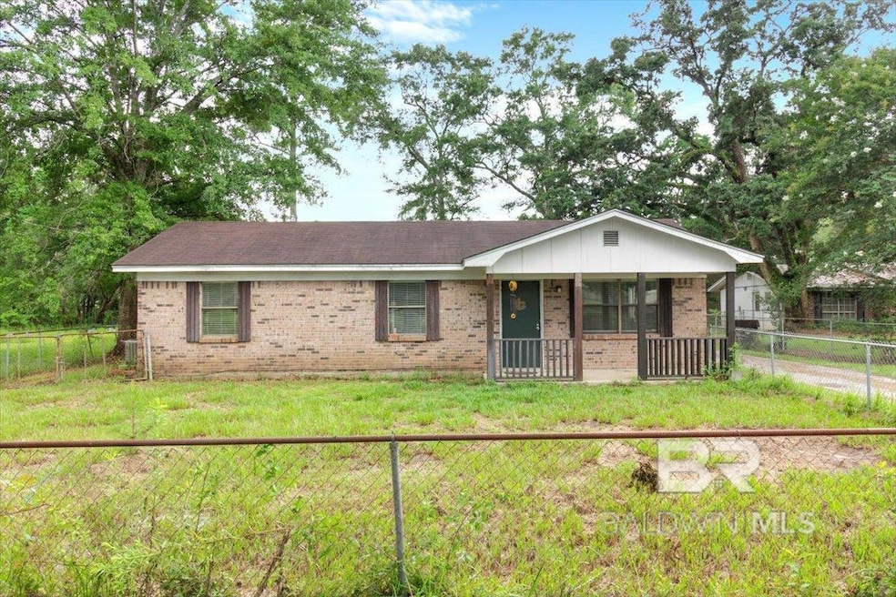 112 E Hurricane Rd, Bay Minette, AL 36507 - photo 1