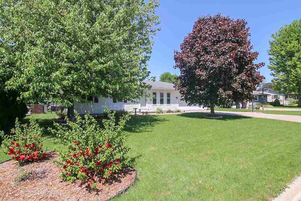 116 Teddy St, Brooklyn, WI 53521 - photo 1