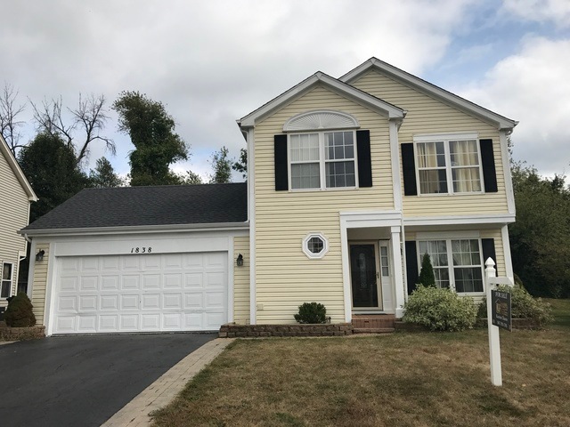 1838 Cambridge Dr, Carpentersville, IL 60110 - photo 1