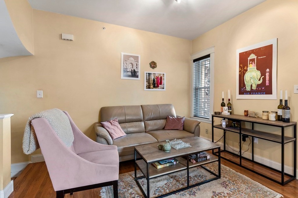 339 Hurley St unit 1, Cambridge, MA 02141 - photo 1