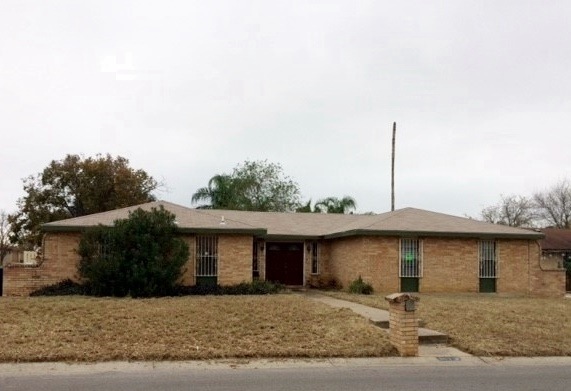 1413 Hibiscus Ln, Laredo, TX 78041 - photo 1