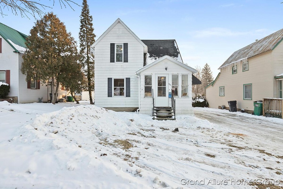 637 W Superior St, Wayland, MI 49348 - photo 1