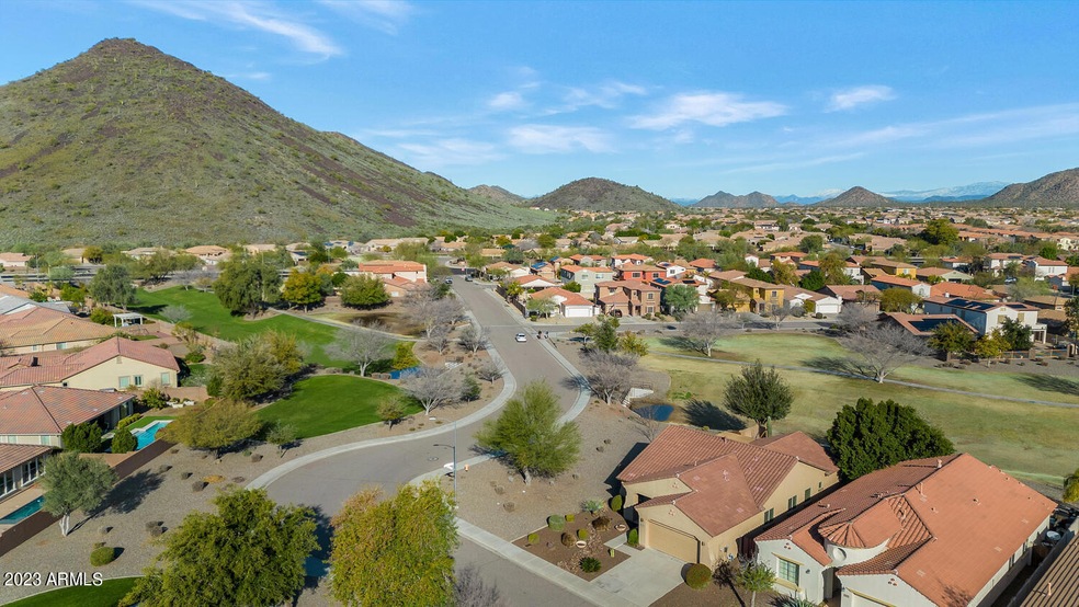 5326 W Saddlehorn Rd-large-001-003-5326