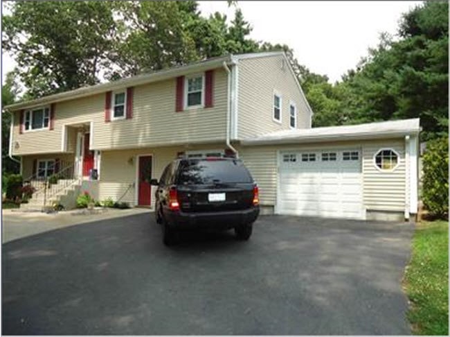 8 Levesque Dr, Smithfield, RI 02917 - photo 1