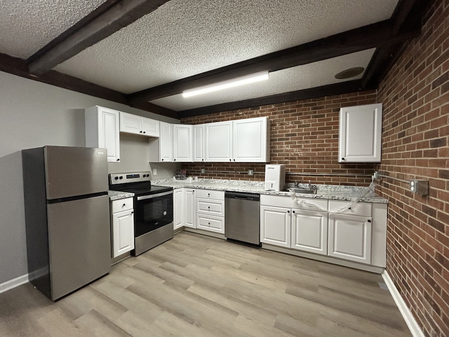 2050 Lewisburg Hwy unit C, Pulaski, TN 38478 - photo 1