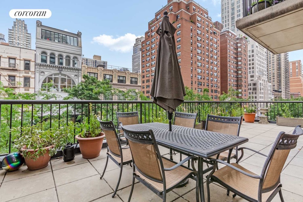 Evans Tower unit 3B, New York, NY 10028 - photo 1