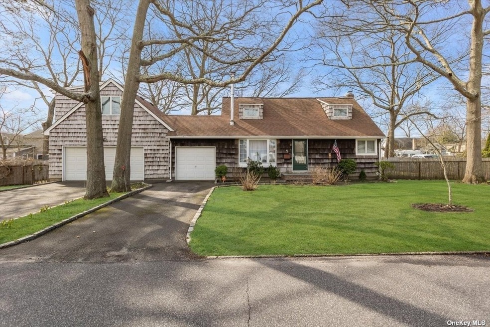 42 2nd St, Bayport, NY 11705 - photo 1