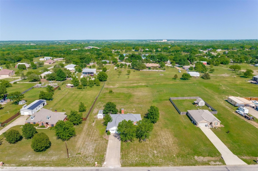 625 Lakewood Rd, Denison, TX 75020 - photo 1