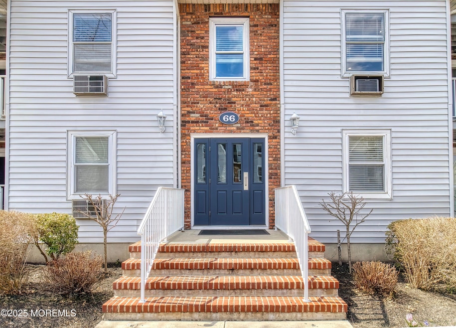 66 Whitefield Ave