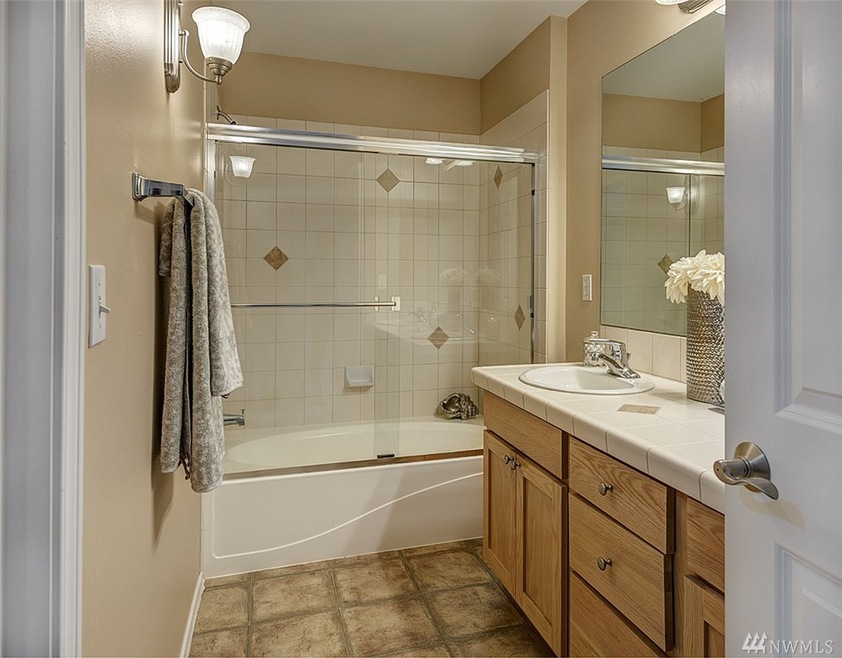 7818 228th St SW unit 111, Edmonds, WA 98026 - photo 1