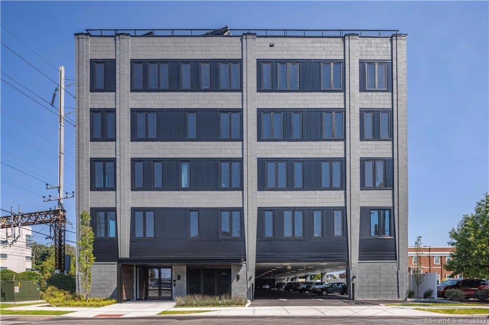 78 Unquowa Place unit 302, Fairfield, CT 06824 - photo 1