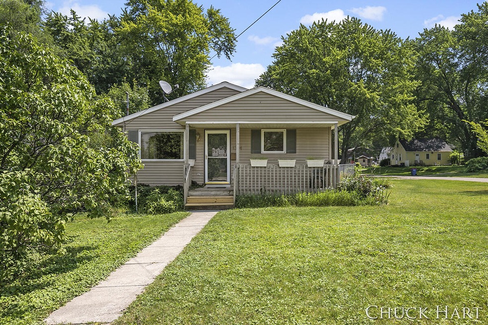 1304 Carlton Ave NE, Grand Rapids, MI 49505 - photo 1