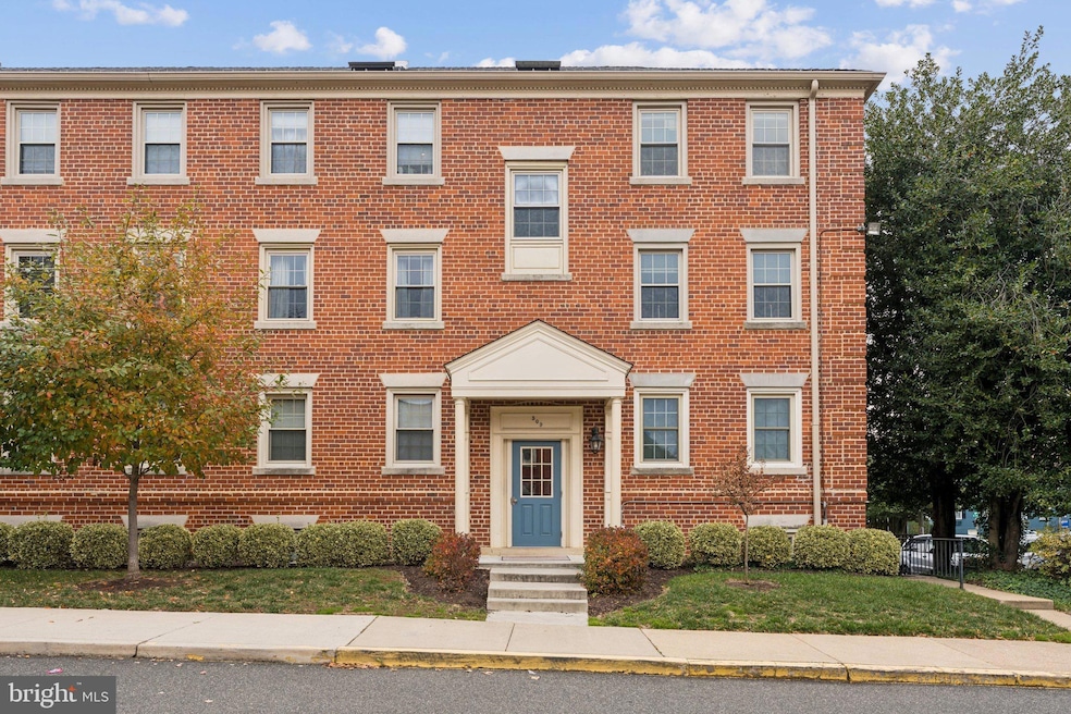 509 Bashford Ln unit 6, Alexandria, VA 22314 - photo 1
