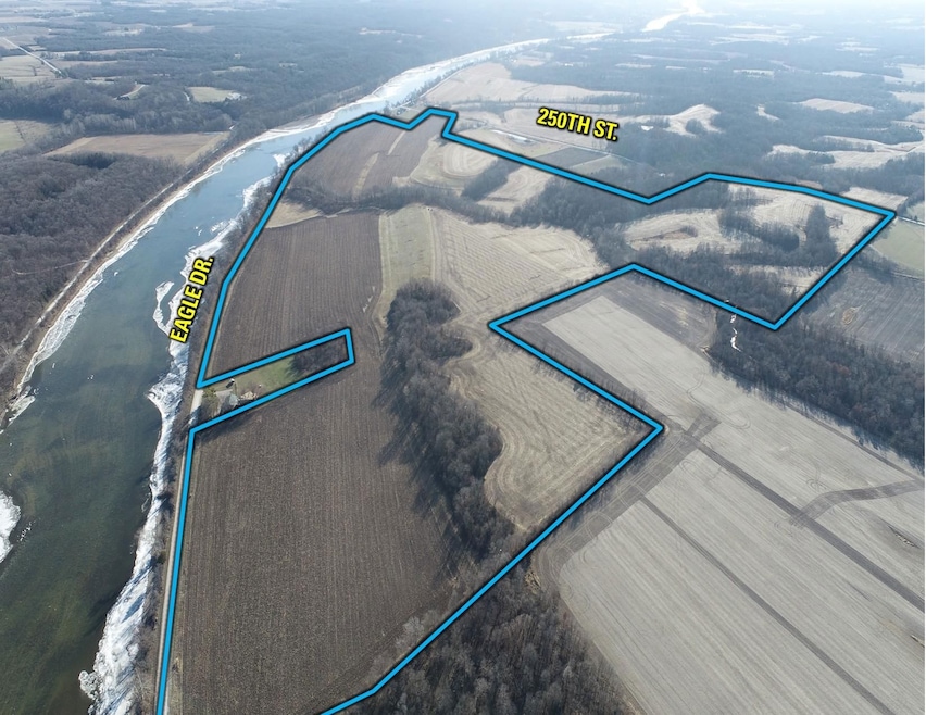 24617 Eagle Dr, Bonaparte, IA 52620 - photo 1