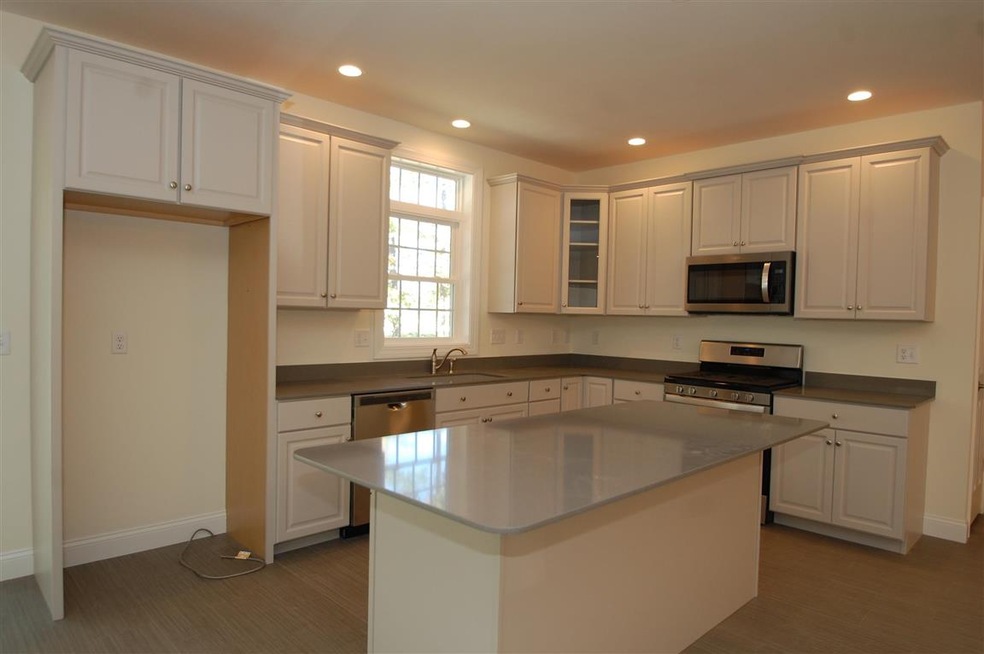 5 Crab Tree Ct unit 24, Merrimack, NH 03054 - photo 1