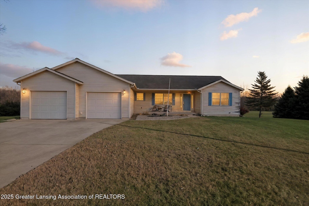 607 N Michigan Ave, Coldwater, MI 49036 - photo 1