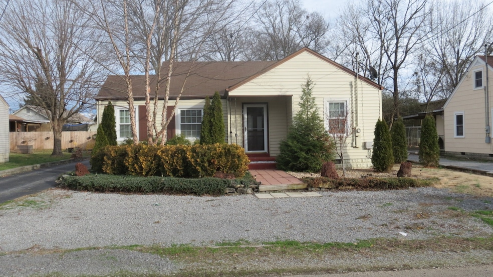 714 Hoover St, Shelbyville, TN 37160 - photo 1