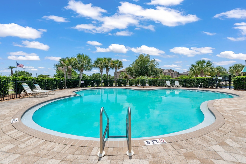 Pool community