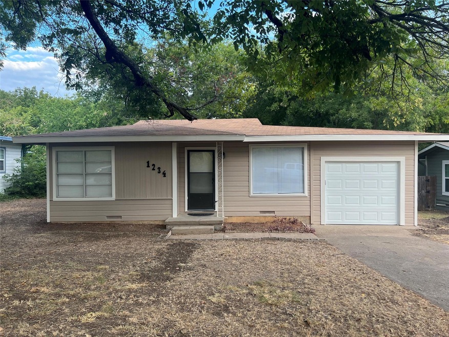 1234 S Brazos St, Weatherford, TX 76086 - photo 1