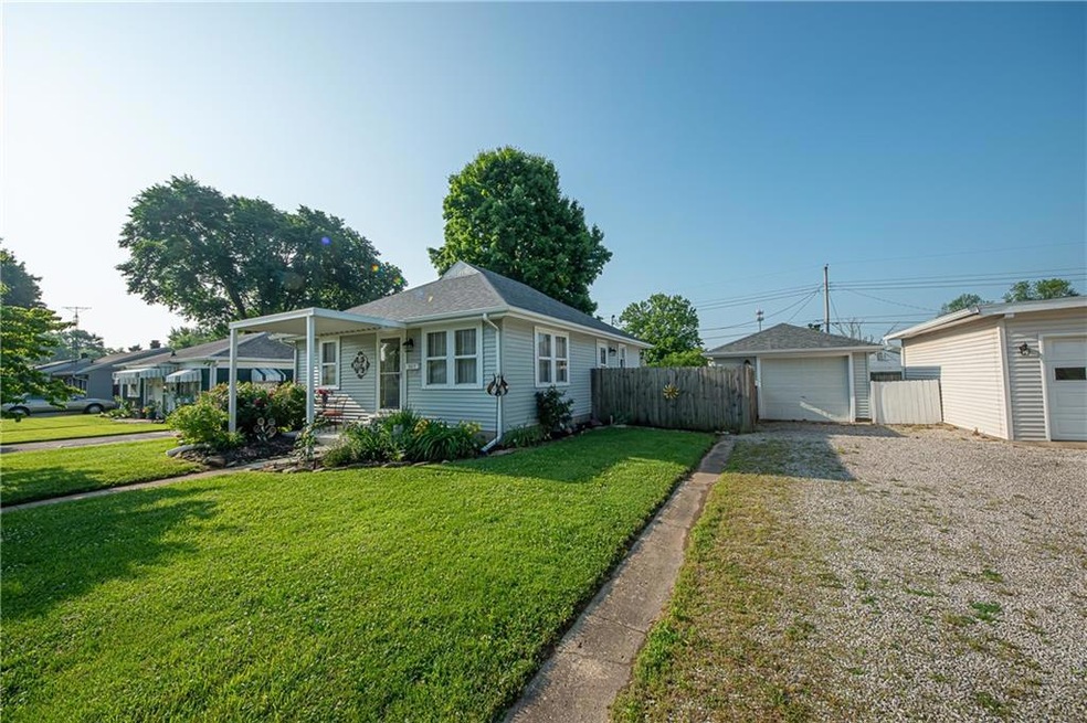 3013 14th St, Columbus, IN 47201 - photo 1