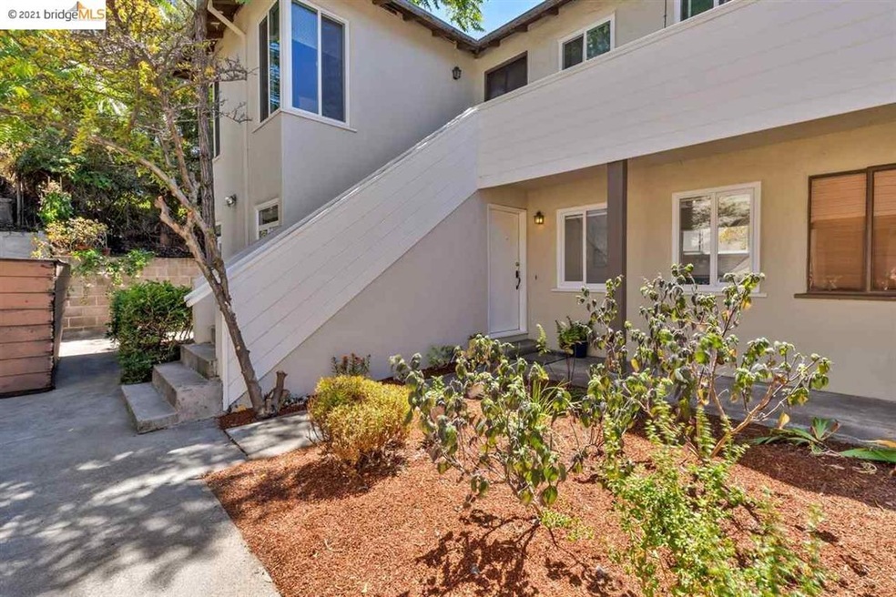 1735 Spruce St unit 3, Berkeley, CA 94709 - photo 1