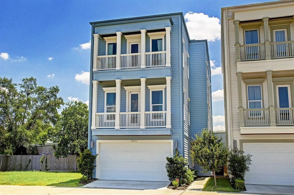 3802 Olde Bourbon Ln, Houston, TX 77018 - photo 1