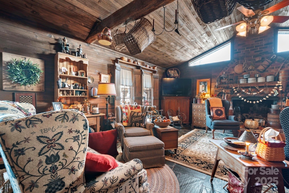 901 Union St, Maiden, NC 28650 - photo 1