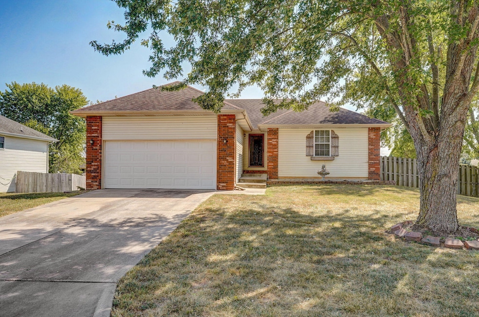 4060 W Ridgeview St, Battlefield, MO 65619 - photo 1