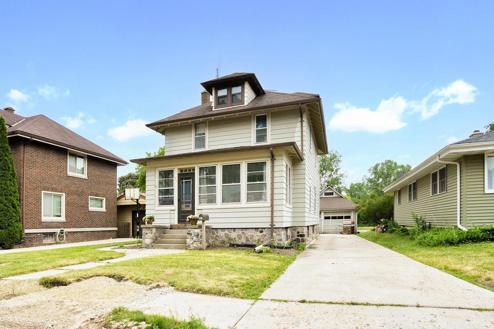 607 E Clifford Street