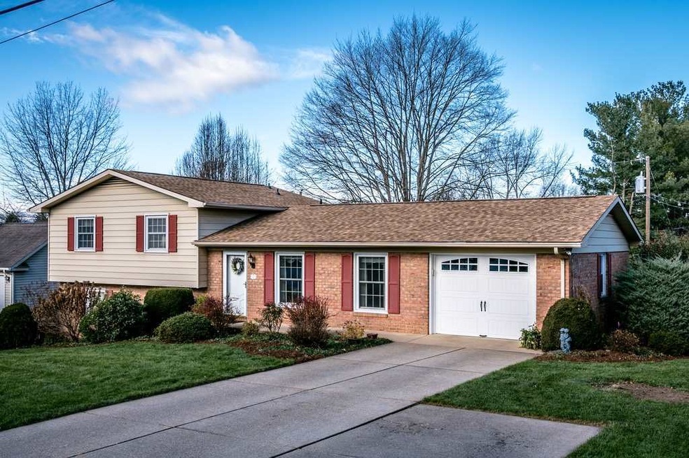 1115 Sharpes Dr, Harrisonburg, VA 22801 - photo 1