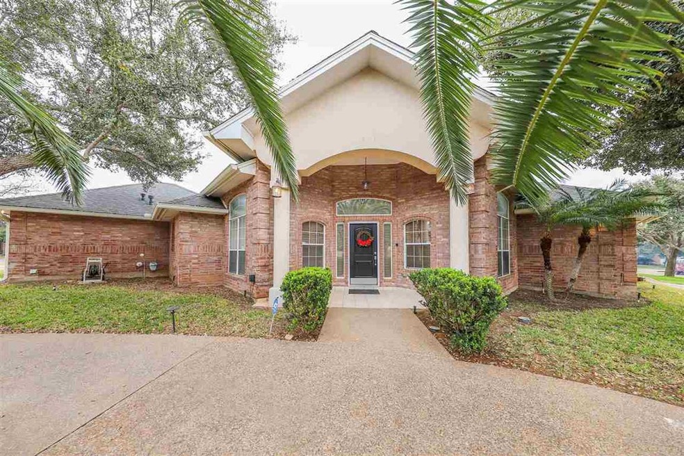 502 Scissortail Cir, Laredo, TX 78045 - photo 1