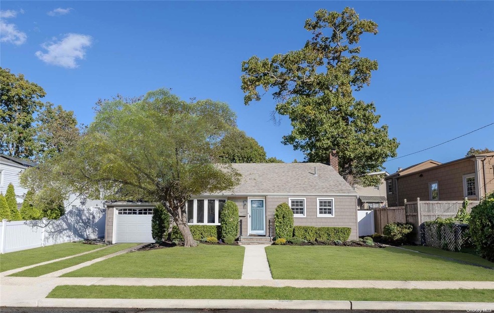 2305 Hynes Place, Bellmore, NY 11710 - photo 1