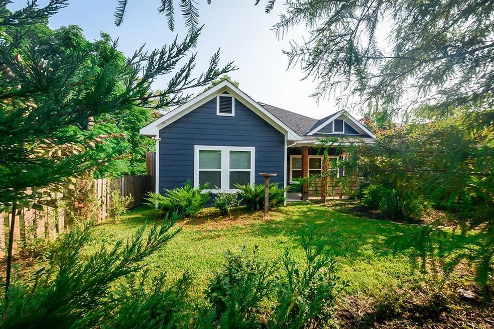 219 W Munson St, Denison, TX 75020 - photo 1