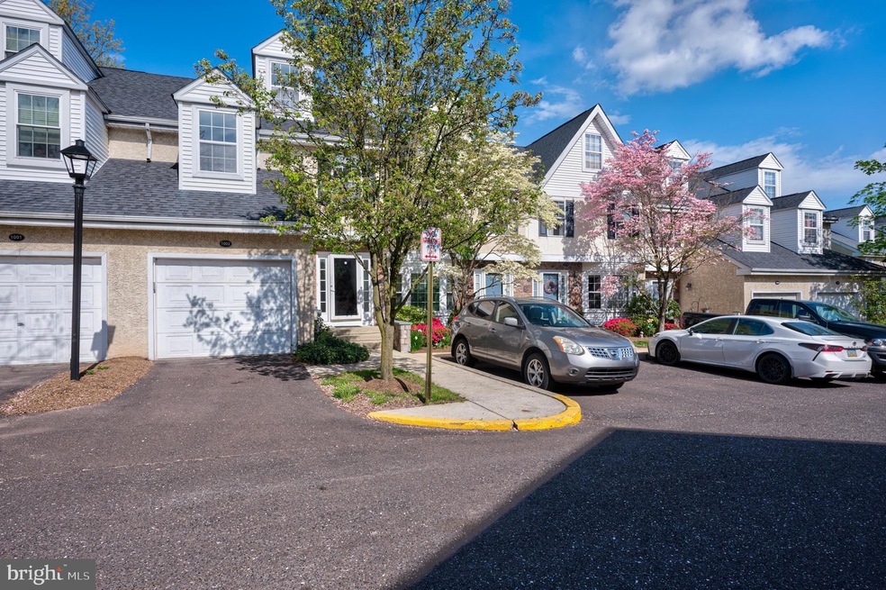 1002 Coventry Pointe Ln, Pottstown, PA 19465 - photo 1