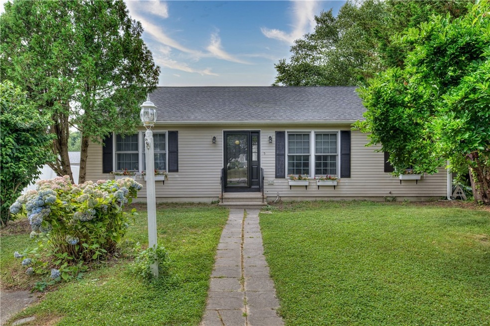 5 Hamlet Ct, Bristol, RI 02809 - photo 1