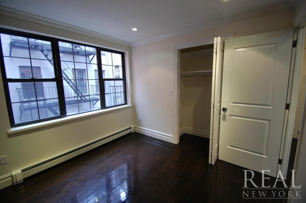 412 W 36th St unit 3R, New York, NY 10018 - photo 1