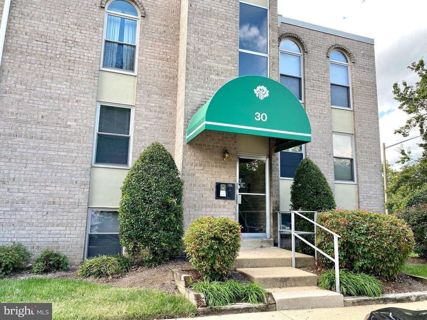 30 Canterbury Square unit 101, Alexandria, VA 22304 - photo 1